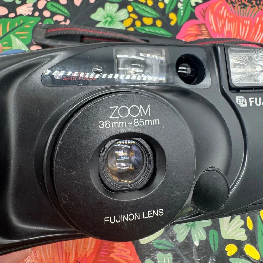 Fujifilm DL-900 Zoom Date 35mm Film Camera Fujinon 38-85mm Lens Black Vintage